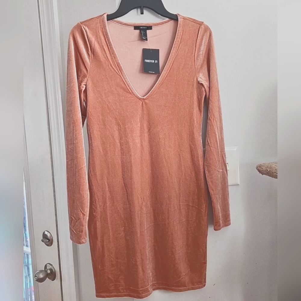 Dusty Pink velour bodycon long sleeve mini dress size Large deep V neck NWT